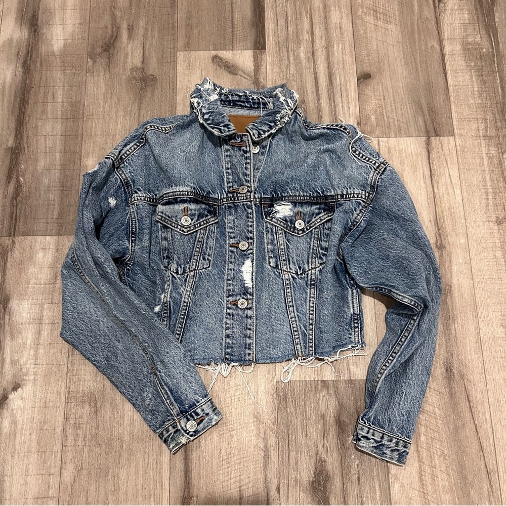 Cropped denim jacket